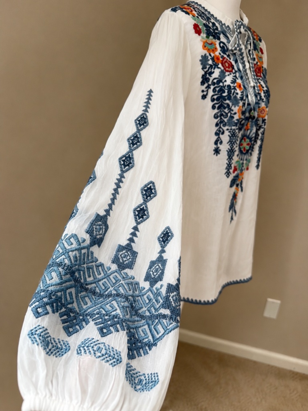 Johnny Was White Floral Embroidered Cupra Rayon Tunic Blouse Small - Picture 6 of 11